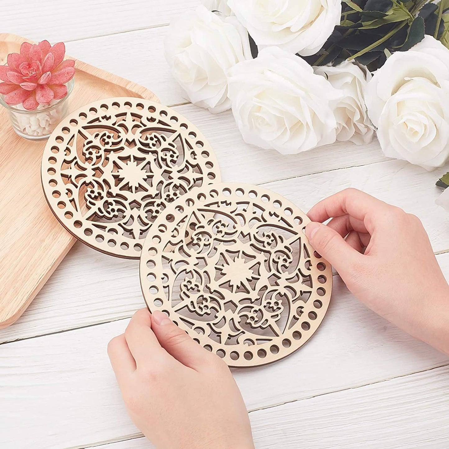 2pcs Wooden Round Hollow Flower Pattern Bag