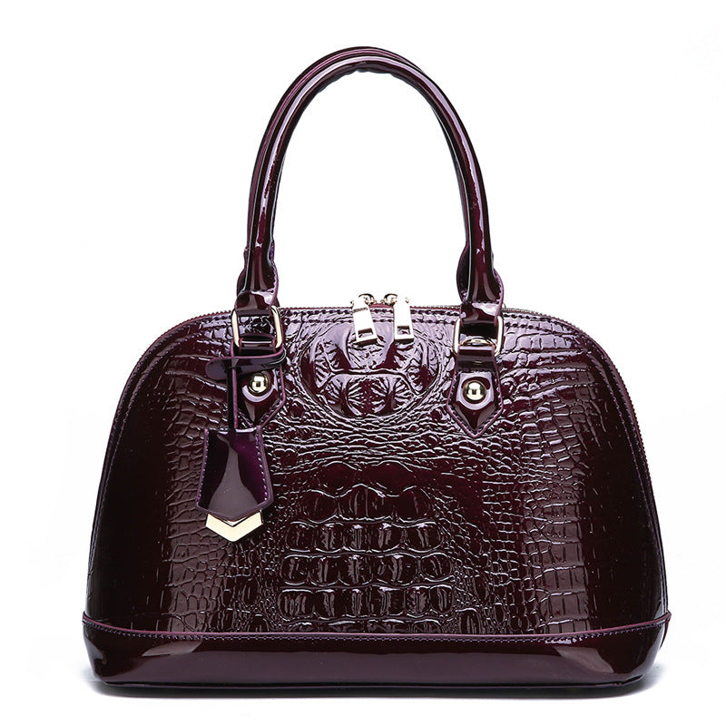 Diagonal shoulder bag