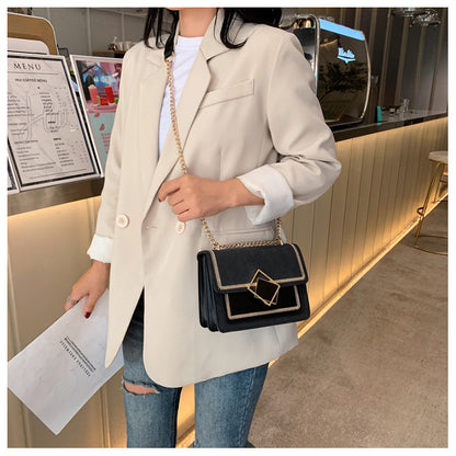 Slung shoulder bag