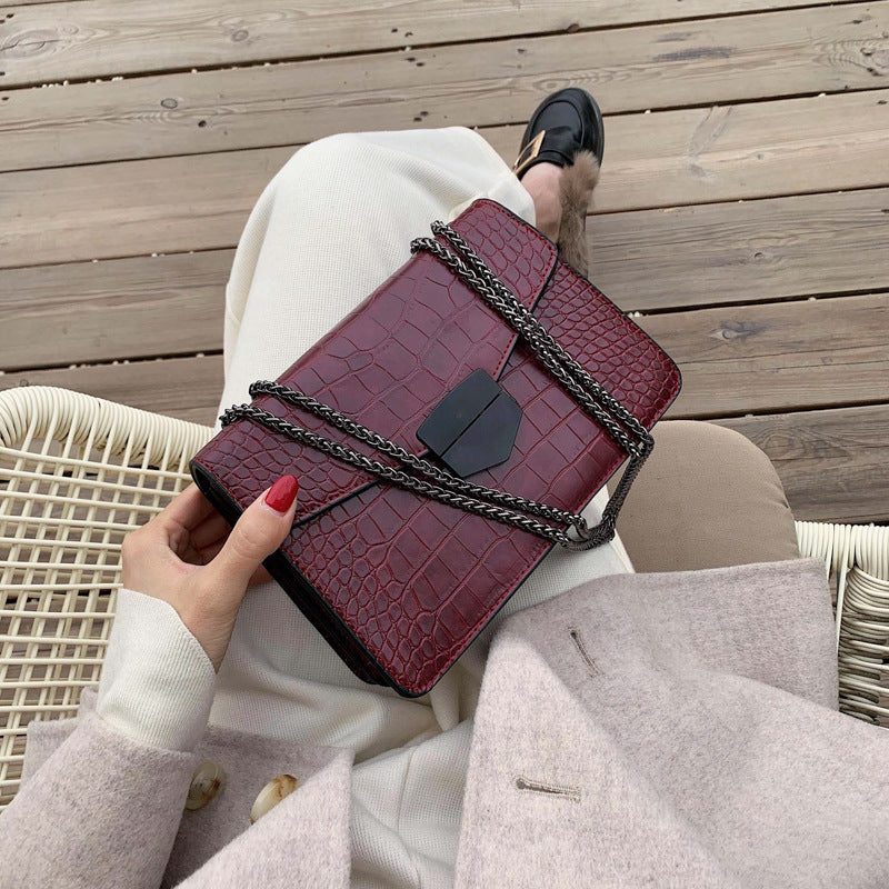Inclined shoulder bag
